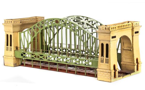 Lionel (American, founded 1900). Hell gate bridge (c. 1928–34). Photo courtesy of the New-York Historical Society, Jerni Collection.
